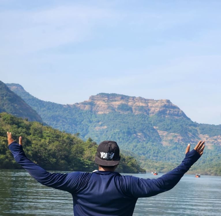 Your group — Made it to the top, Vasota Fort trek from Bamnoli