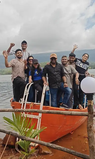 Boat crew — Riding out together from Bamnoli, Vasota Fort trek from Bamnoli