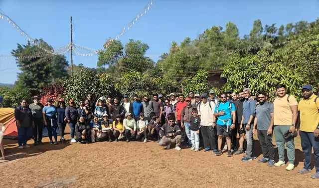The gang — Everyone in one frame, Vasota Fort trek from Bamnoli