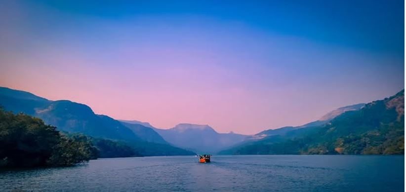 Lake mornings — Sunrise over the water, Vasota Fort trek from Bamnoli